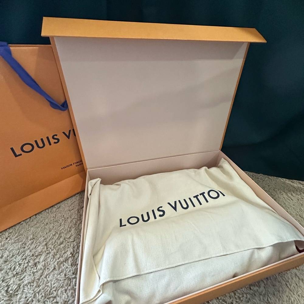 2017 Louie Vuitton Neverfull. Red lining with mini bag and original box/bag. - Picture 3 of 16